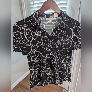Floral Black and White Short Sleeve Blouse